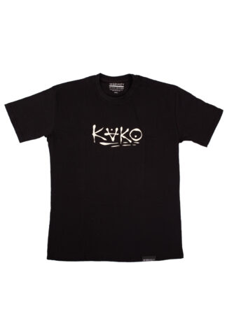 KAKO - "ΜΙΑ ΚΟΛΑΣΗ ΑΝΘΙΖΕΙ ΣΤΗΝ ΚΑΡΔΙΑ ΣΟΥ" BLACK TEE